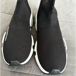 New sock sneakers Sz 9.